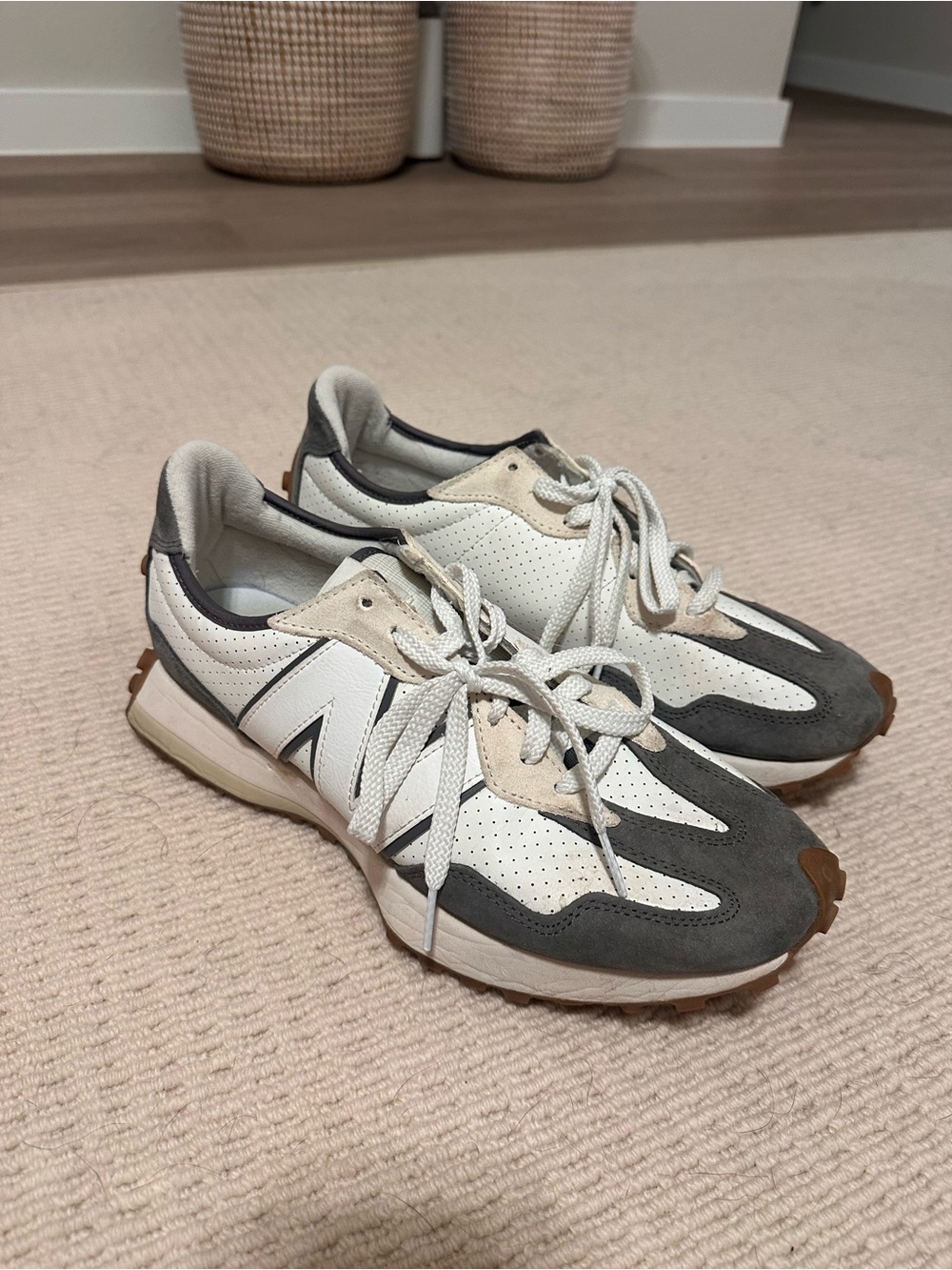 New Balance 327 sneakers